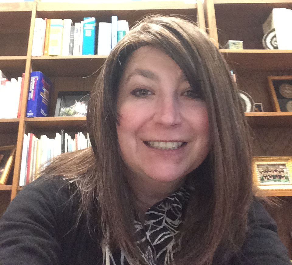 Elizabeth Rauda About the Artist – Eahr Watercolors